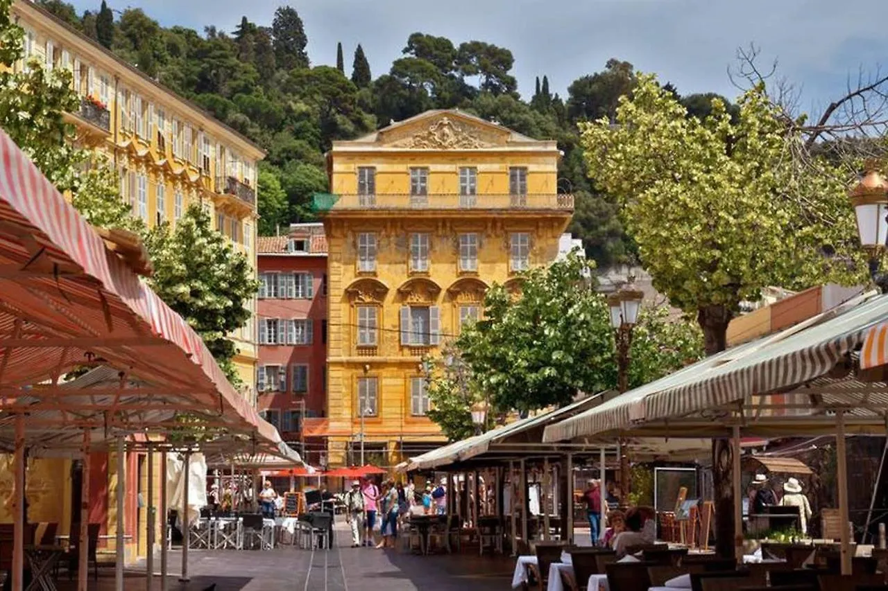 Plein Centre Appartement Climatise Et Spacieux Avec Grande Terrasse Sur Le Toit A Nice
