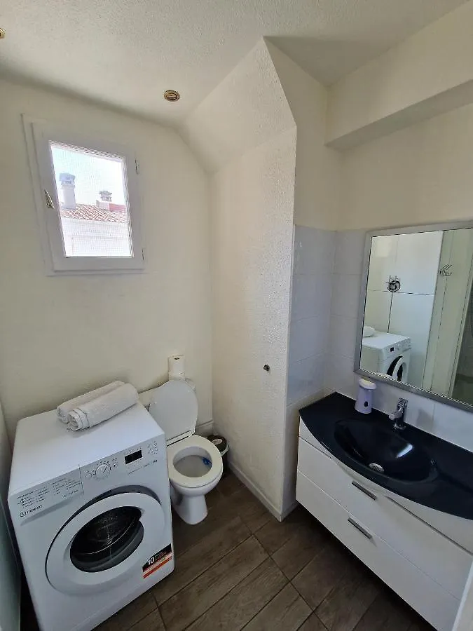 Plein Centre Appartement Climatise Et Spacieux Avec Grande Terrasse Sur Le Toit A Nice 0*,  France